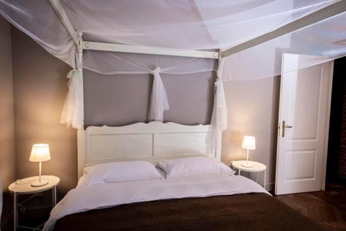 Tenuta Castello Cerrione Ngoại thất bức ảnh